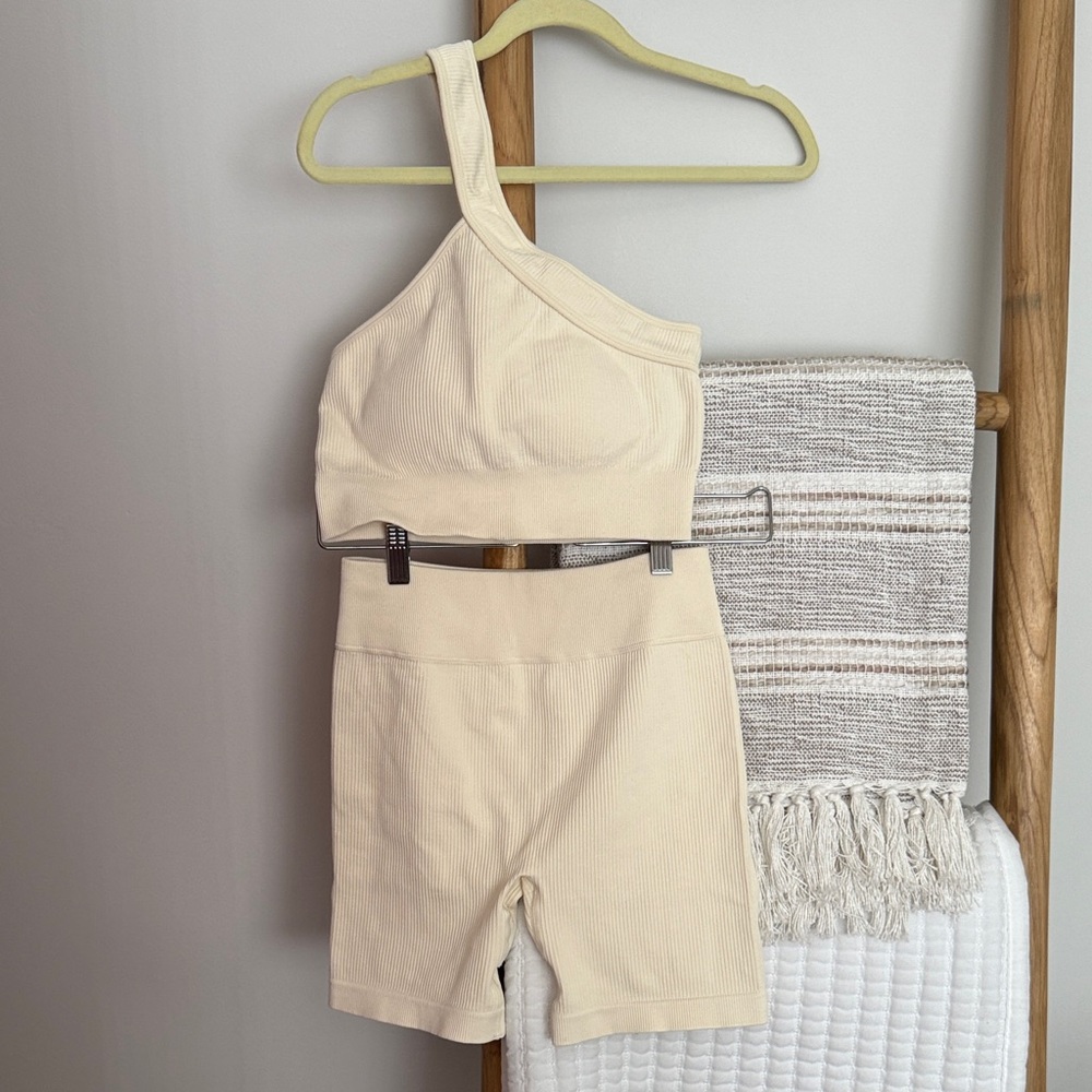 Amazon 2-piece Ribbed Top and Shorts workout Set